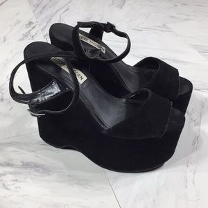 ⭐️ 6M STEVE MADDEN VINTAGE PLATFORM HEELS